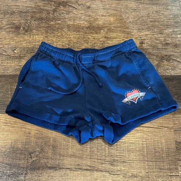 5 for $25 Sale! (Must be bundled) 🐝 Playboy Heart Shorts S - Picture 2 of 6